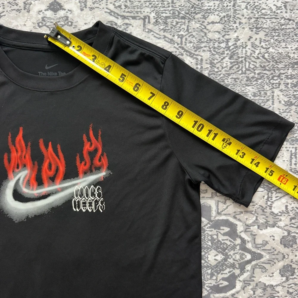 Nike Hoops Boys XL Black Dri-Fit Flame Swoosh Graphic Basketball T-Shirt Tee